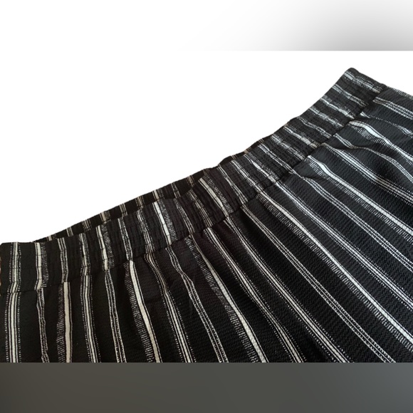 APT. 9 Black White Stripe Pull On Dress Pants Wide Leg Plus Size Women’s Pants - Picture 3 of 9